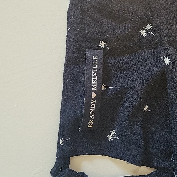 CLOSET CLEAROUT $10 | Brandy Melville | Dena palm tree tie tank top | One size - Picture 8 of 9